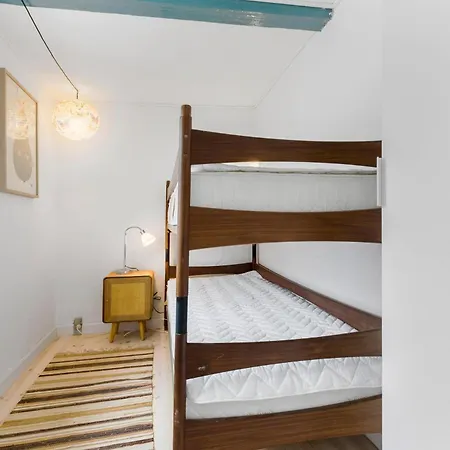 Apartment 3 Bedroom Awesome In Tisvildeleje