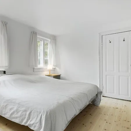 Apartment 3 Bedroom Awesome In